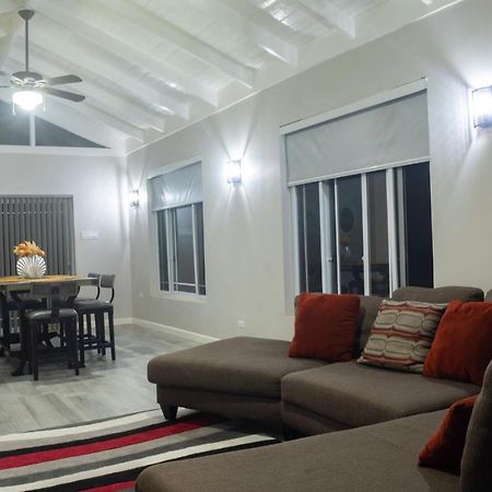 Soak'D Pineapple Villa Berrydale Luaran gambar