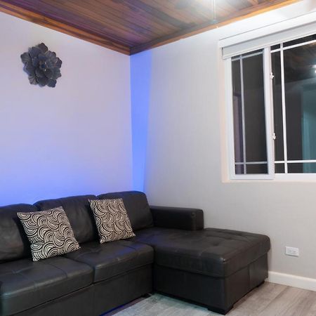 Soak'D Pineapple Villa Berrydale Luaran gambar