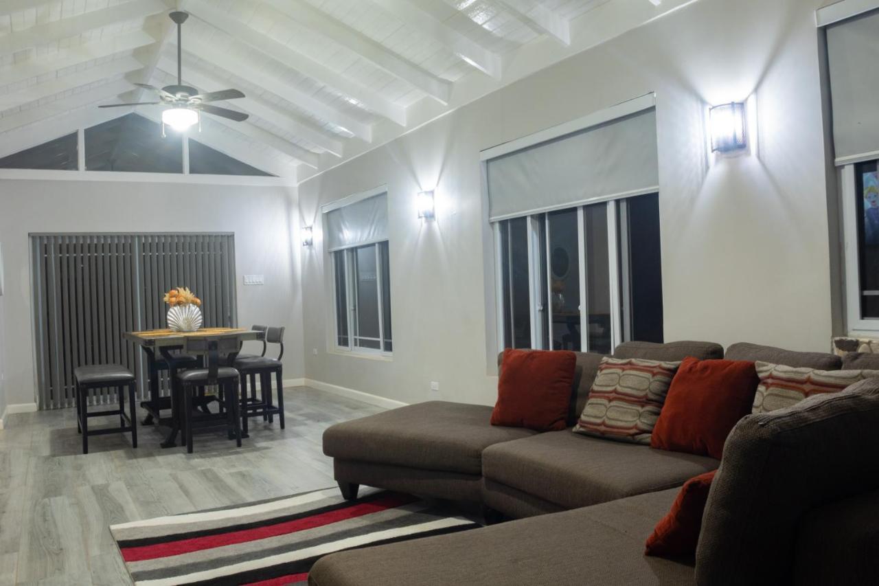 Soak'D Pineapple Villa Berrydale Luaran gambar