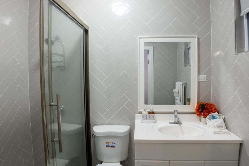 Soak'D Pineapple Villa Berrydale Luaran gambar